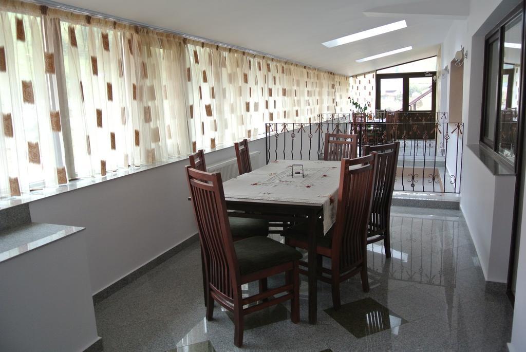 Pensiune Restaurant Piatra Craiului Dîmbovicioara 외부 사진