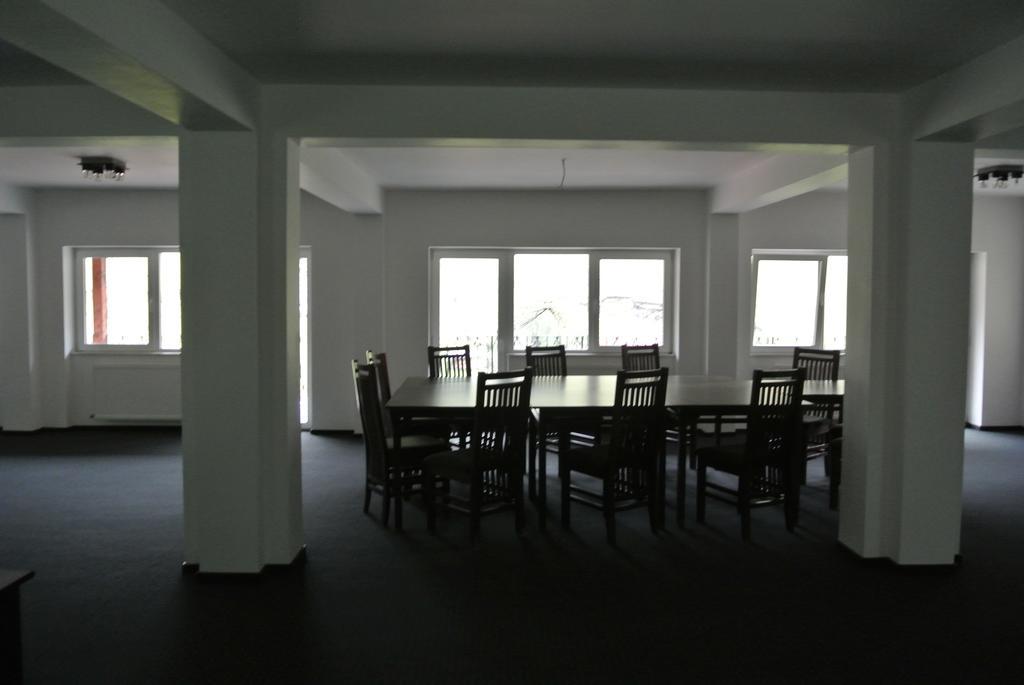 Pensiune Restaurant Piatra Craiului Dîmbovicioara 외부 사진